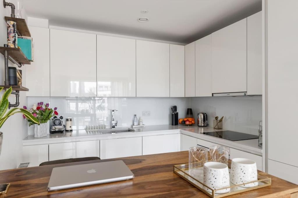 Appartamento Modern New 1-bedroom Stunning Views Londra