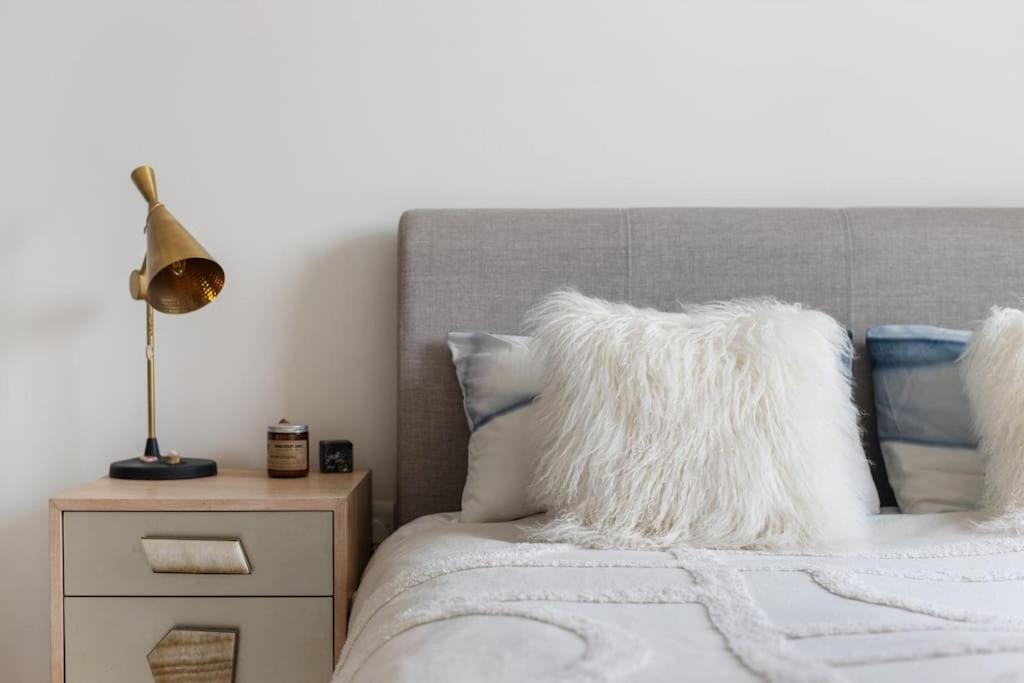 Modern New 1-bedroom Stunning Views Londra